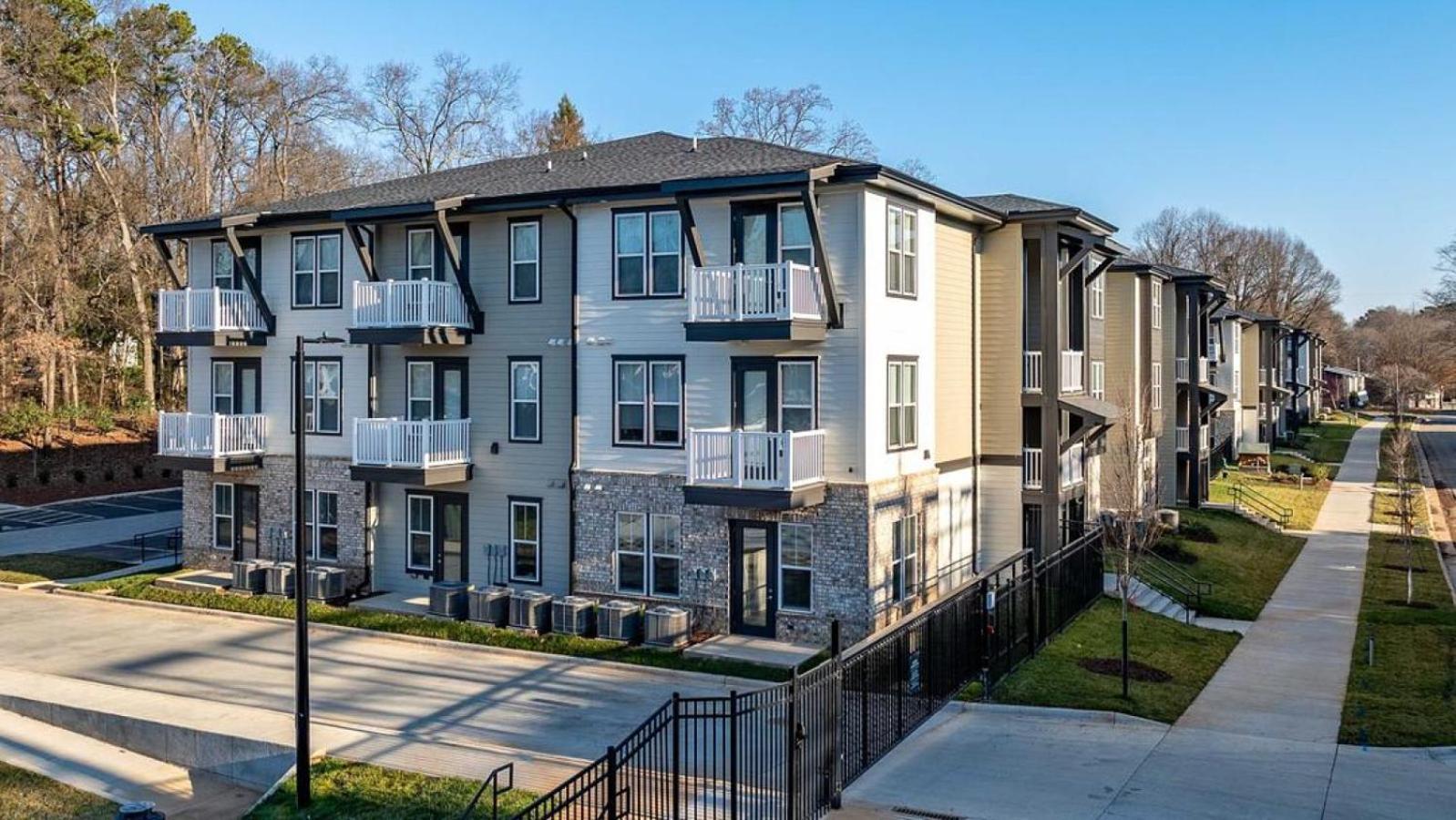 Landing At The Henry - Studio In Northwest Charlotte Διαμέρισμα Εξωτερικό φωτογραφία